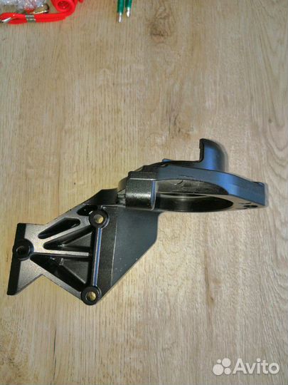 Кронштейн под электро стартер Yamaha 25-30