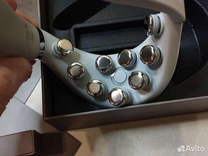 Массажер для шеи bork d619