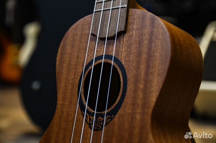 Укулеле концерт LAG (Комлпект)