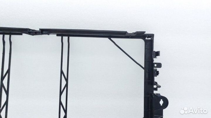 Б/У Б/У Кронштейн радиатора Состояние хорошее