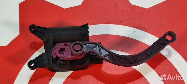 Мотор заслонки отопителя Audi VW Skoda