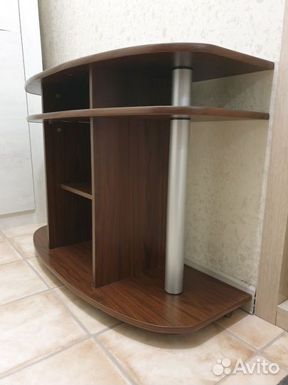 Столик под телевизор