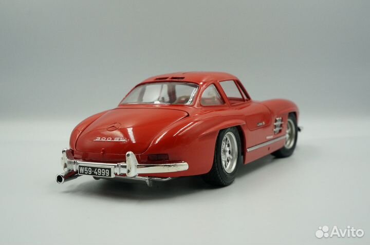 Bburago 1:18 Mercedes Benz 300sl красный