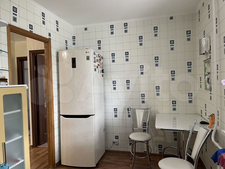 2-к. квартира, 52 м², 1/3 эт.