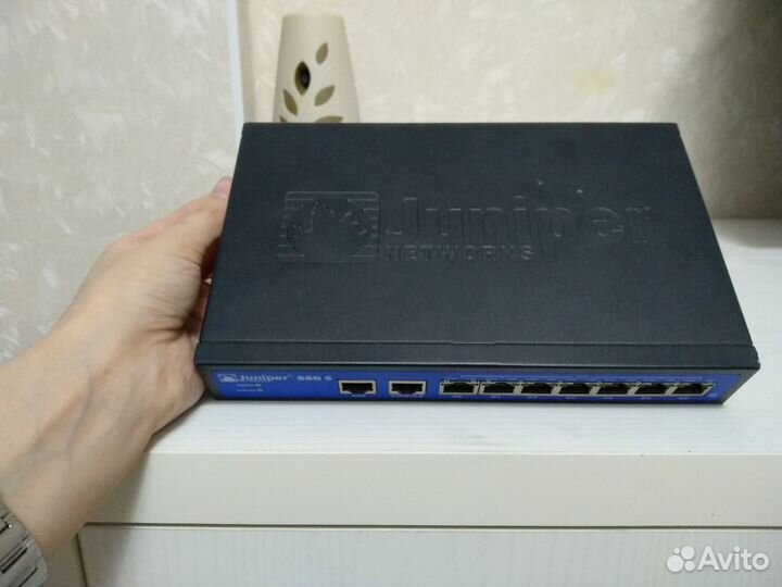 Продаю роутер Juniper ssg-5-sb