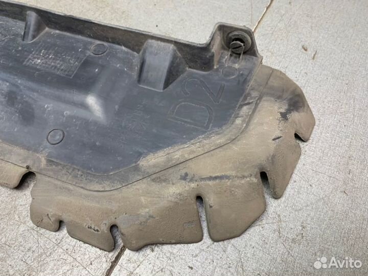 Дефлектор радиатора правый Peugeot 308 хэтчбек 1.6