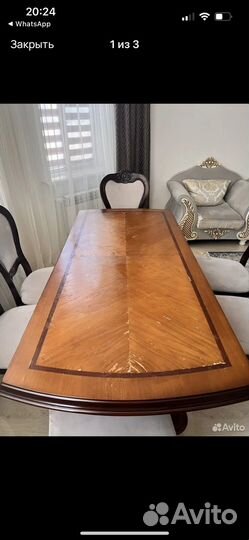 Стол без стульев