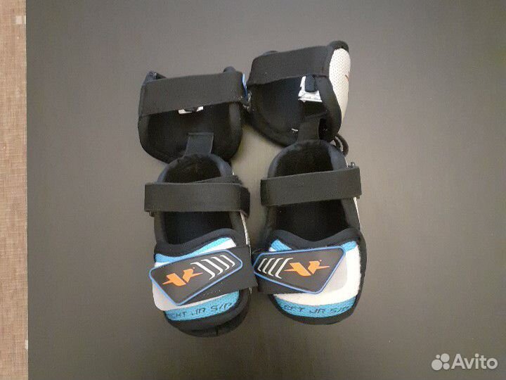 Налокотники хоккейные CCM