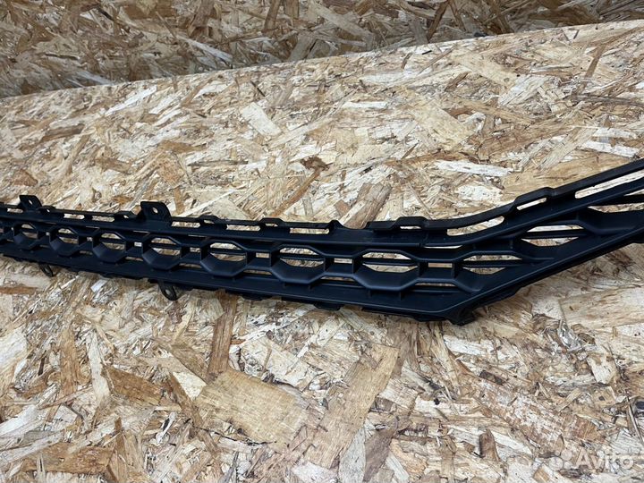 Решётка в бампер центральная Audi Q8 2018+