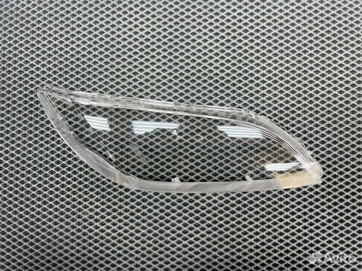 Стекло фары правое Mazda 3 BK 2002-2008