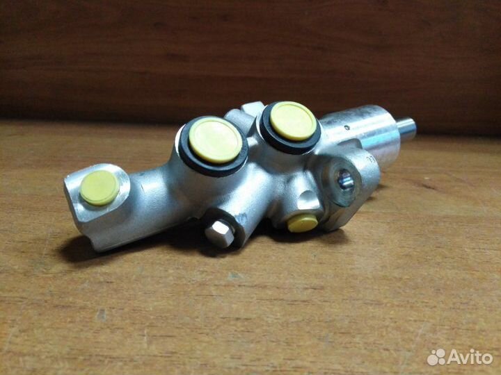 Главный тормозной цилиндр Mercedes-Benz E-Class