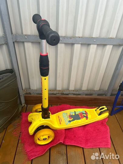 Самокат детский трехколесный со светящимися колес