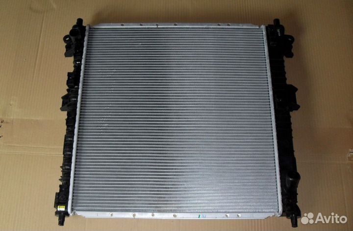 Радиатор охлаждения Санг Енг Кайрон 2