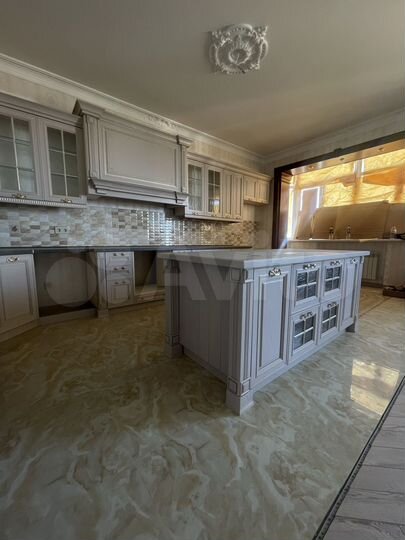 4-к. квартира, 200 м², 5/6 эт.