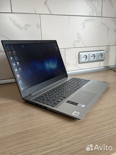 Новый шустрый ноутбук Lenovo Core-i3/8GB DDR4