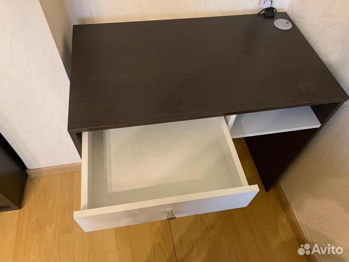 Письменный стол