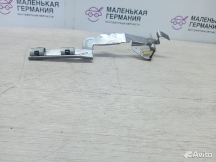 Кронштейн лямбда-зонда BMW B47D20 13628570736