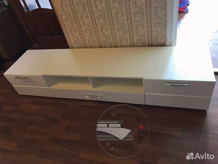 Тумба под телевизор