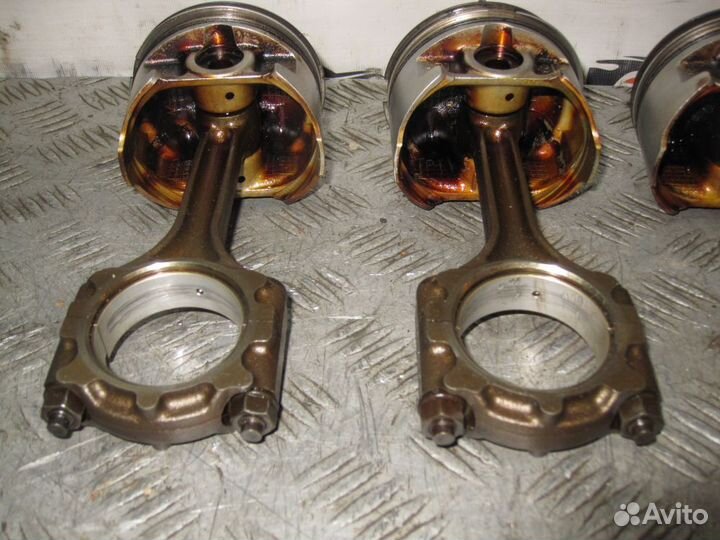 Поршень с шатуном 4G92 Mitsubishi Carisma 1995—99