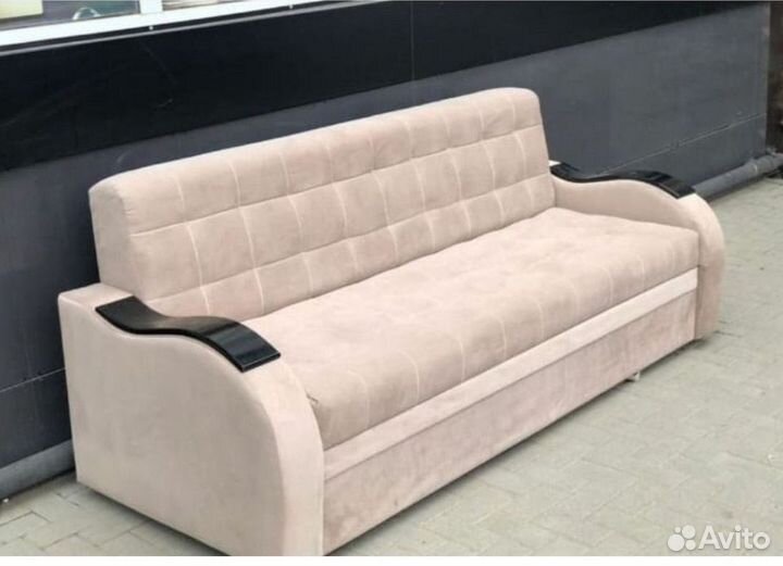 Прямой диван в наличии