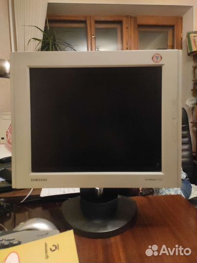 Монитор Samsung