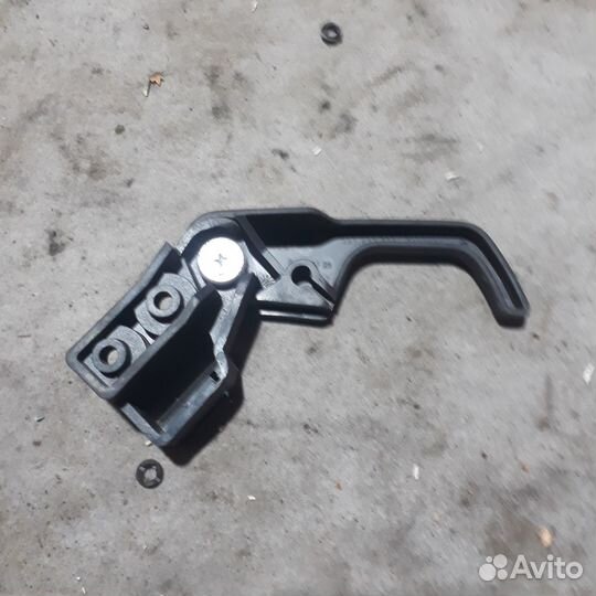 Ручка троса капота Ауди А4Б5 Фольксваген Пассат Б5