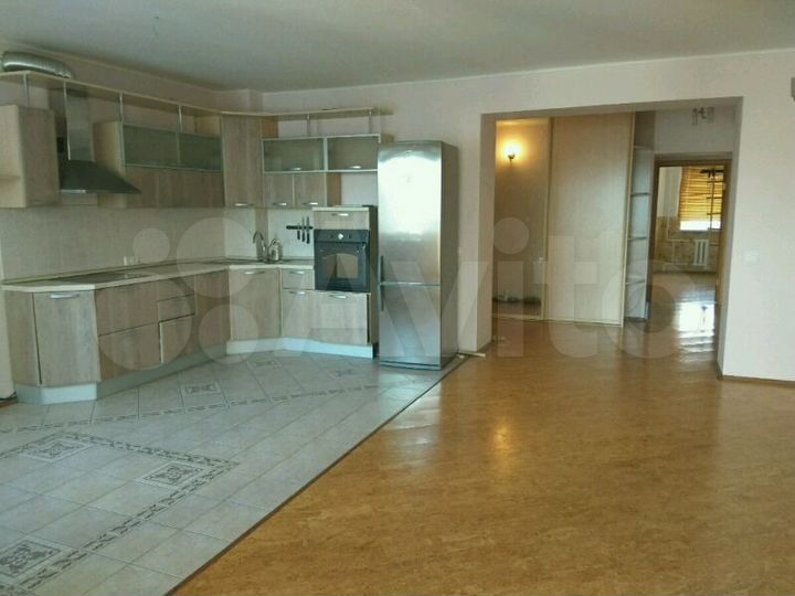 4-к. квартира, 140 м², 7/10 эт.