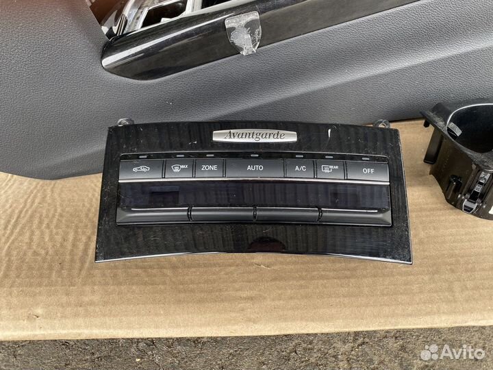 Центральная консоль в сборе Avantgarde w212