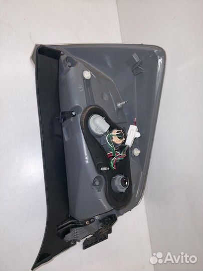 Фонарь задний левый Toyota Prius 3 ZVW30