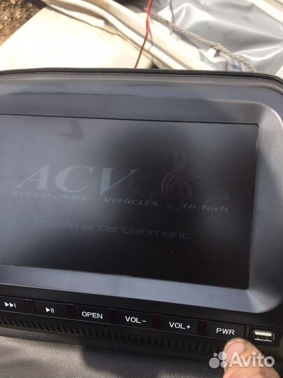 Телевизор в подголовнике автомобильный