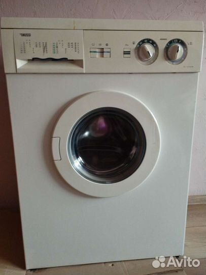 Стиральная машина на запчасти zanussi