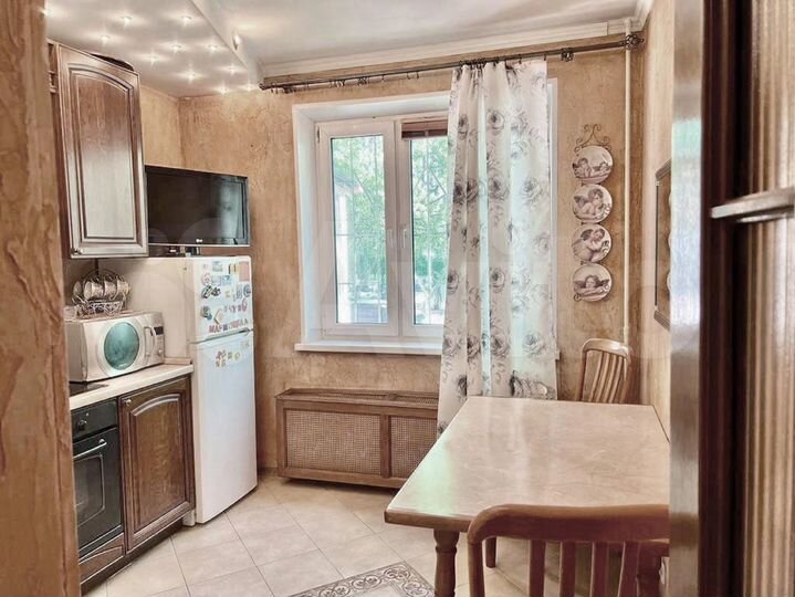 2-к. квартира, 54,6 м², 1/17 эт.