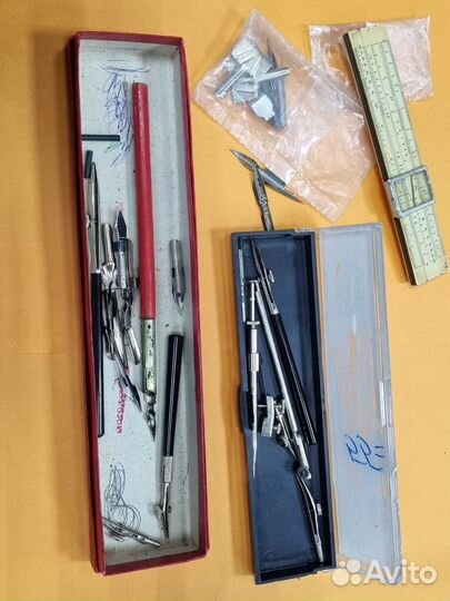 Перья, плакатные перья и всякая всячина