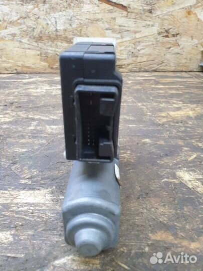 Моторчик стеклоподъемника Volkswagen Passat B6