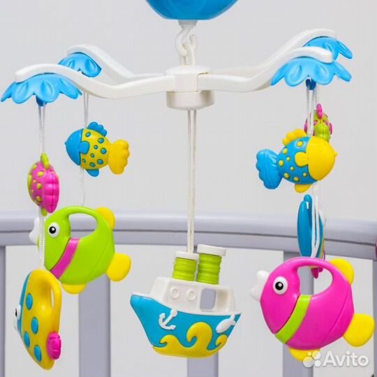 Музыкальный мобиль на кроватку