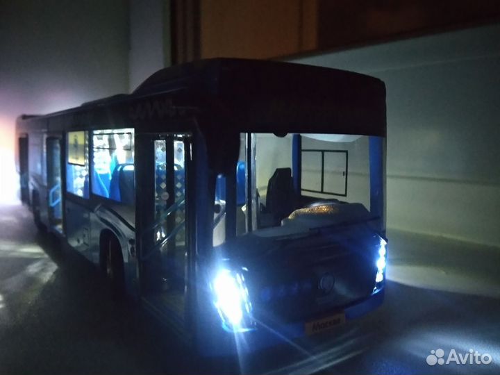 Автобус Камаз Нефаз 5299 Мосгортранс 1:43