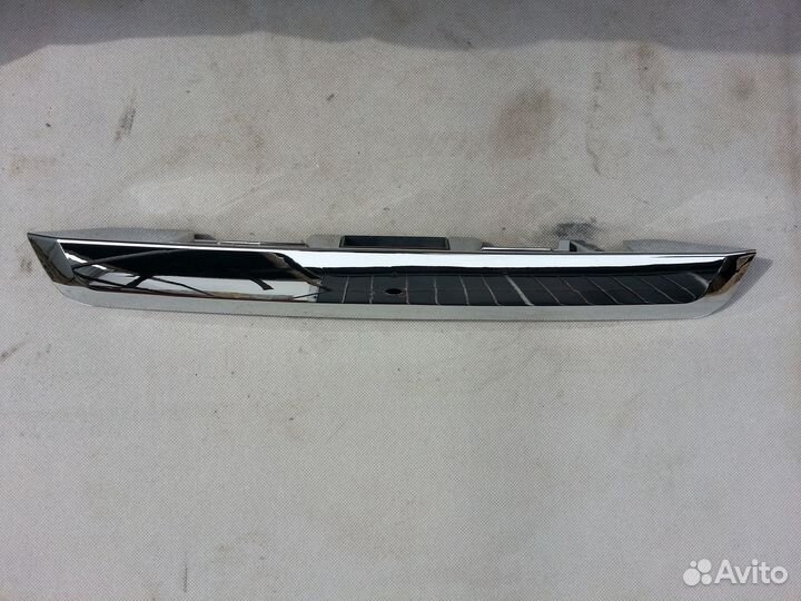 Накладка двери багажника Nissan X-Trail T31