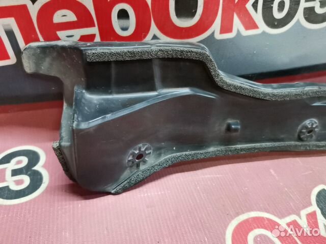 Пыльник крыла передний правый Lexus RX