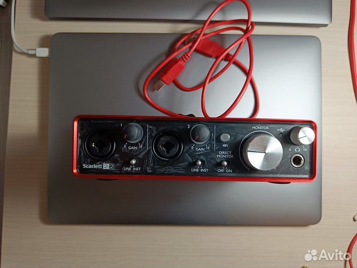 Звуковая карта Focusrite Scarlett 2i2 2nd Gen