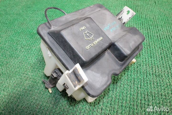 Бачок стеклоомывателя Lincoln Navigator 1