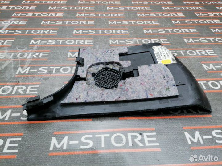 Обшивка стойки передняя правая Mercedes-Benz