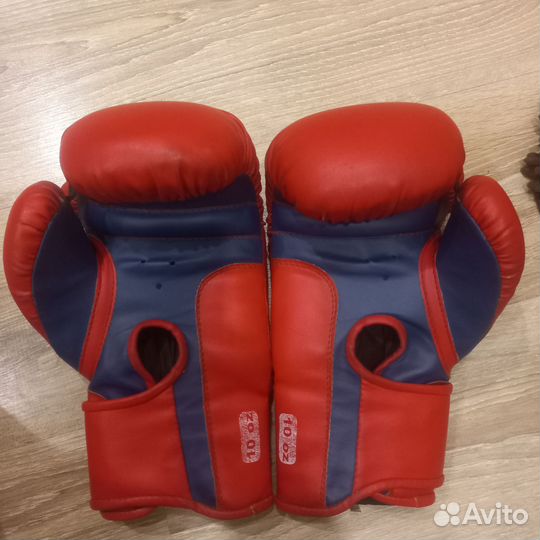 Боксерские перчатки 10 oz