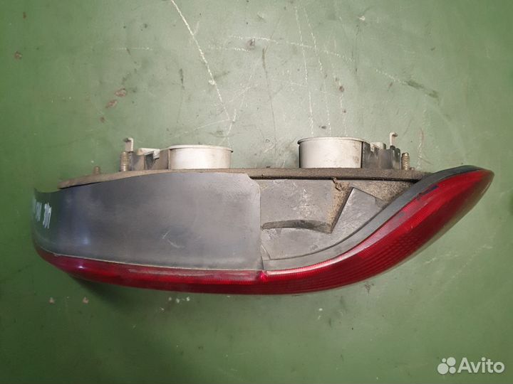 Volvo s 40 жадный правый фонарь