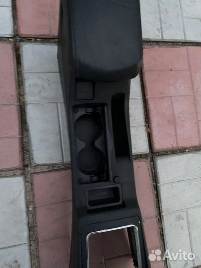 Консоль между сидений Mitsubishi lancer 10