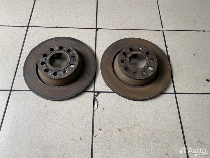 Тормозной диск задний VW Tiguan