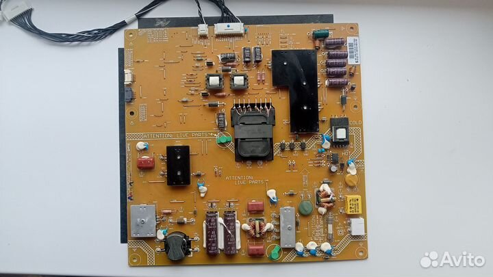 Продам телевизор philips 42PFL6907T/12 на запчасти
