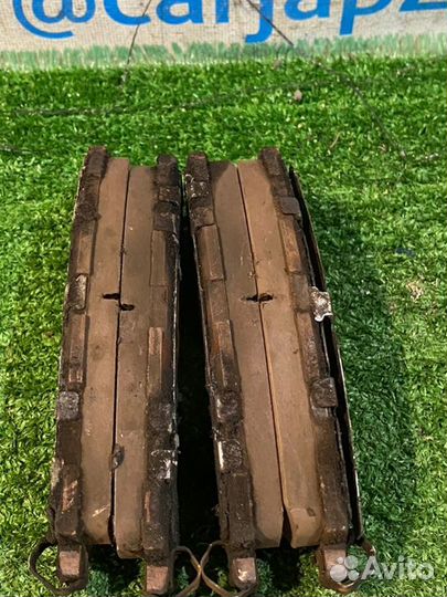 Колодки тормозные (6) передние Toyota Sienta