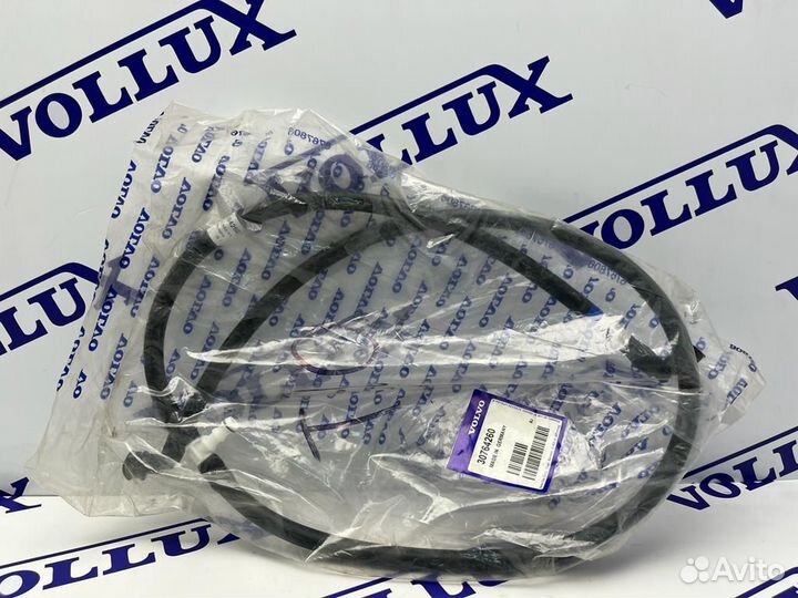 Шланг омывателя фар XC90 03-10 (между фарами)