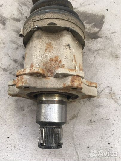 Привод передний правый Volkswagen Phaeton(1962)