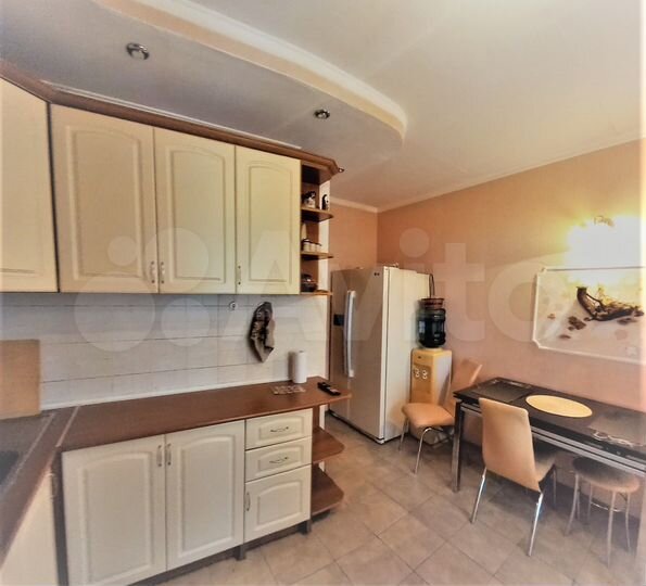 3-к. квартира, 90 м², 4/10 эт.